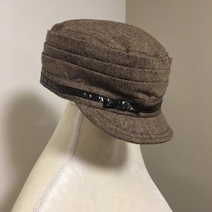 Nine West Newsboy cap